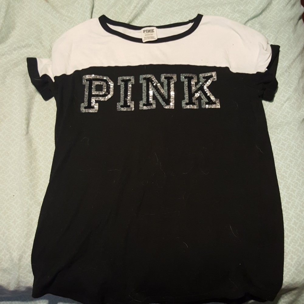 pink t-shirt